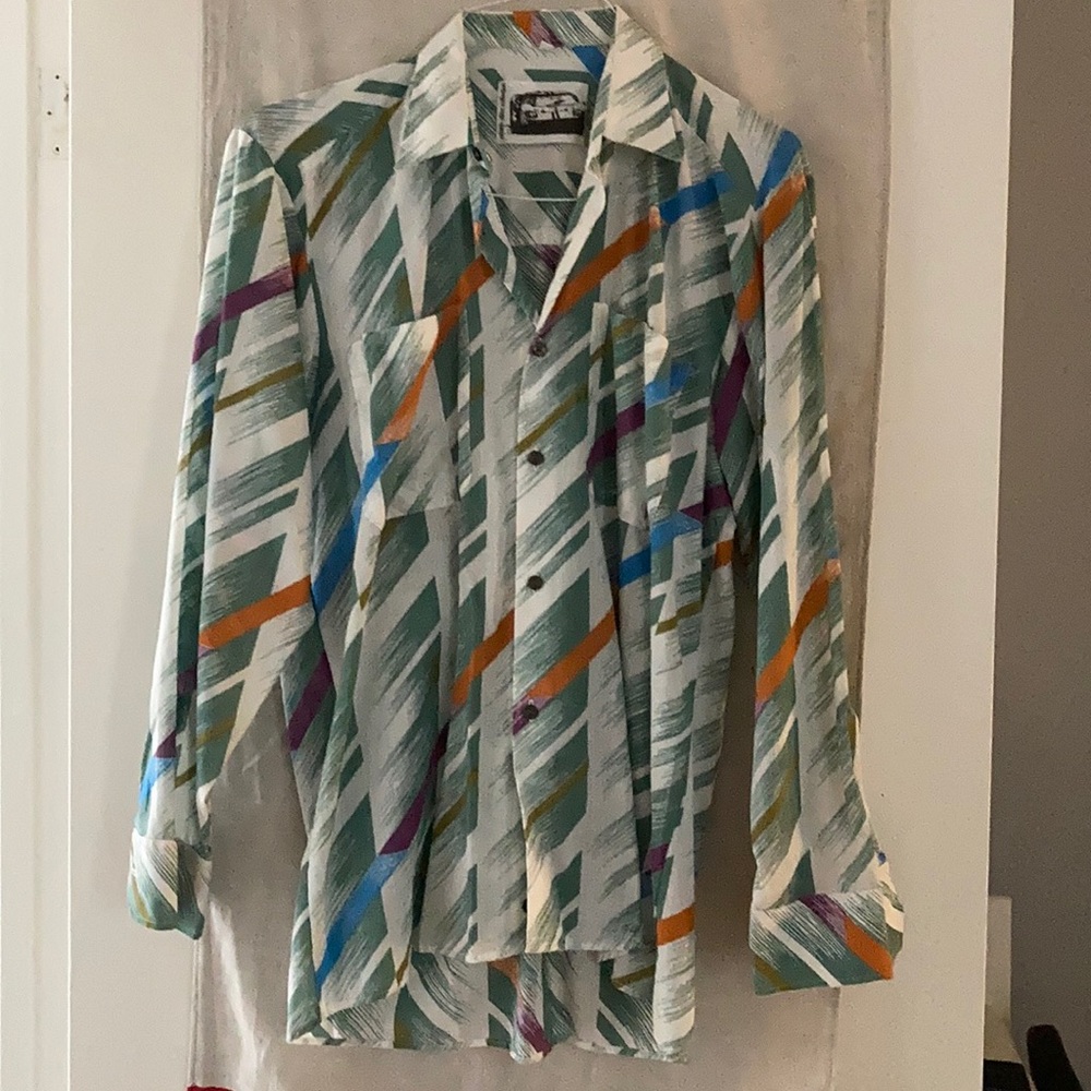 Beautiful vintage shirt amazing colors